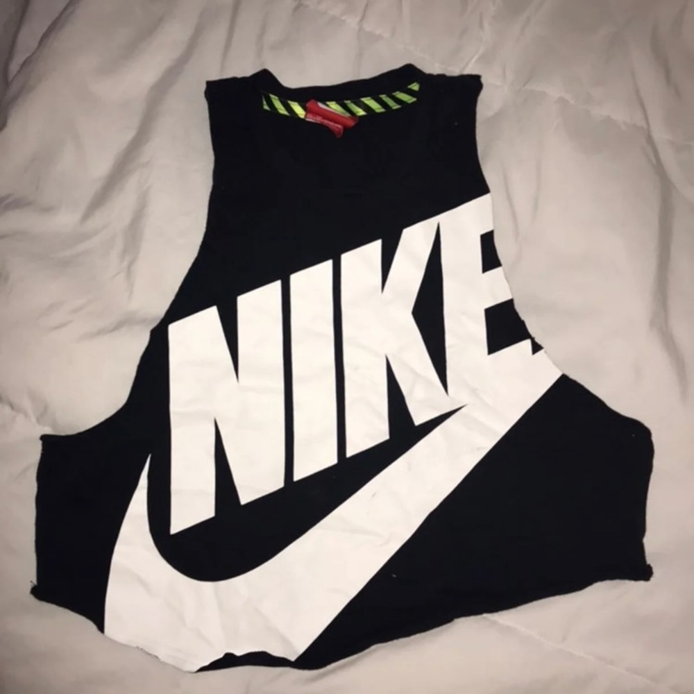 SOLD ‼️Nike crop tank top